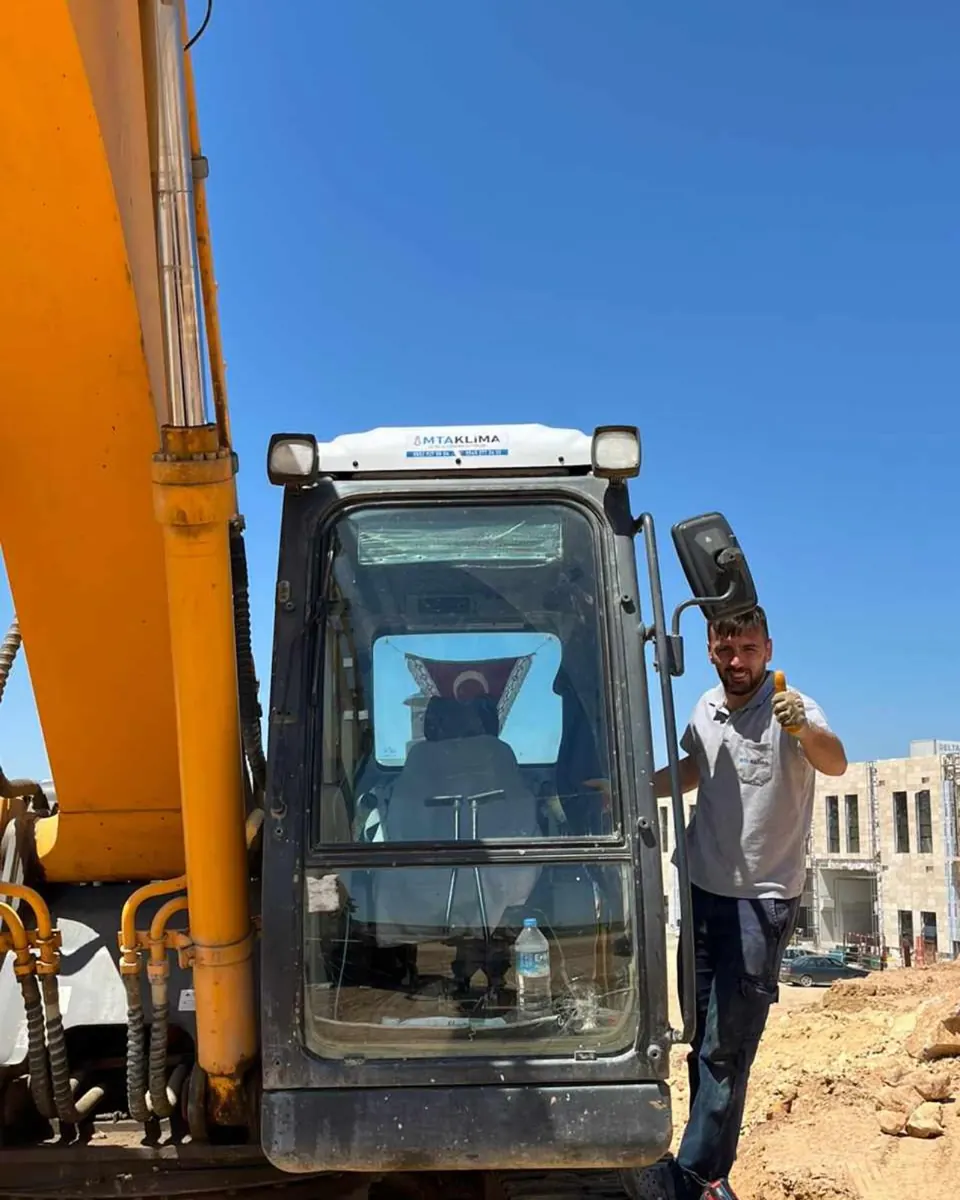 İş makinesine elektrikli park kliması montajı 1