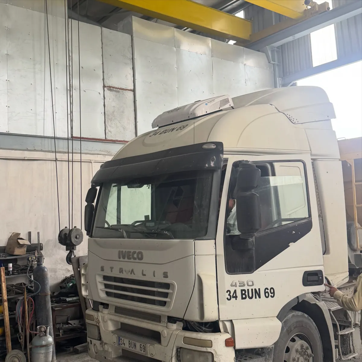 Iveco Stralis tavan tipi park kliması montajı 1