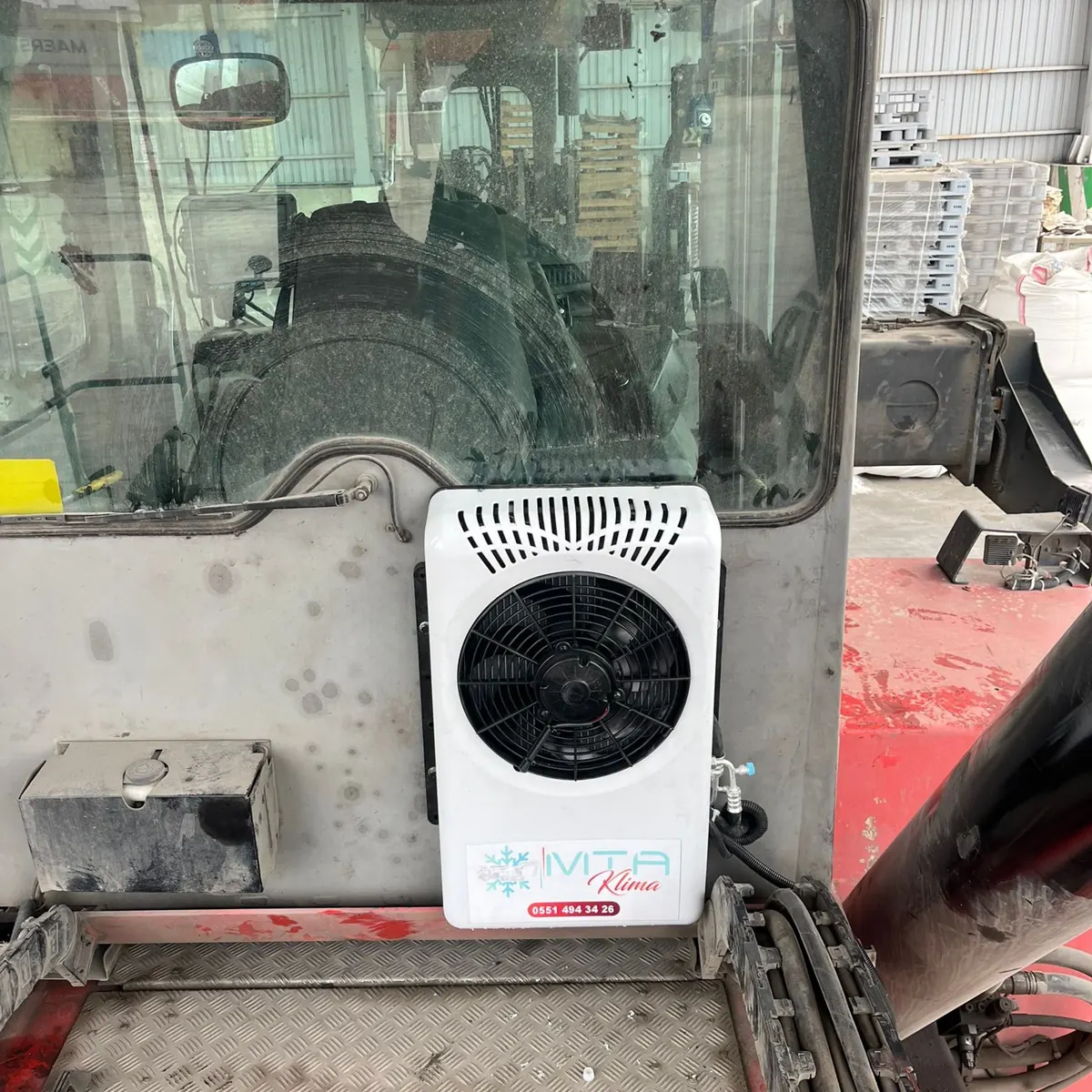 Kalmar boş konteyner yükleyiciye split klima montajı 3